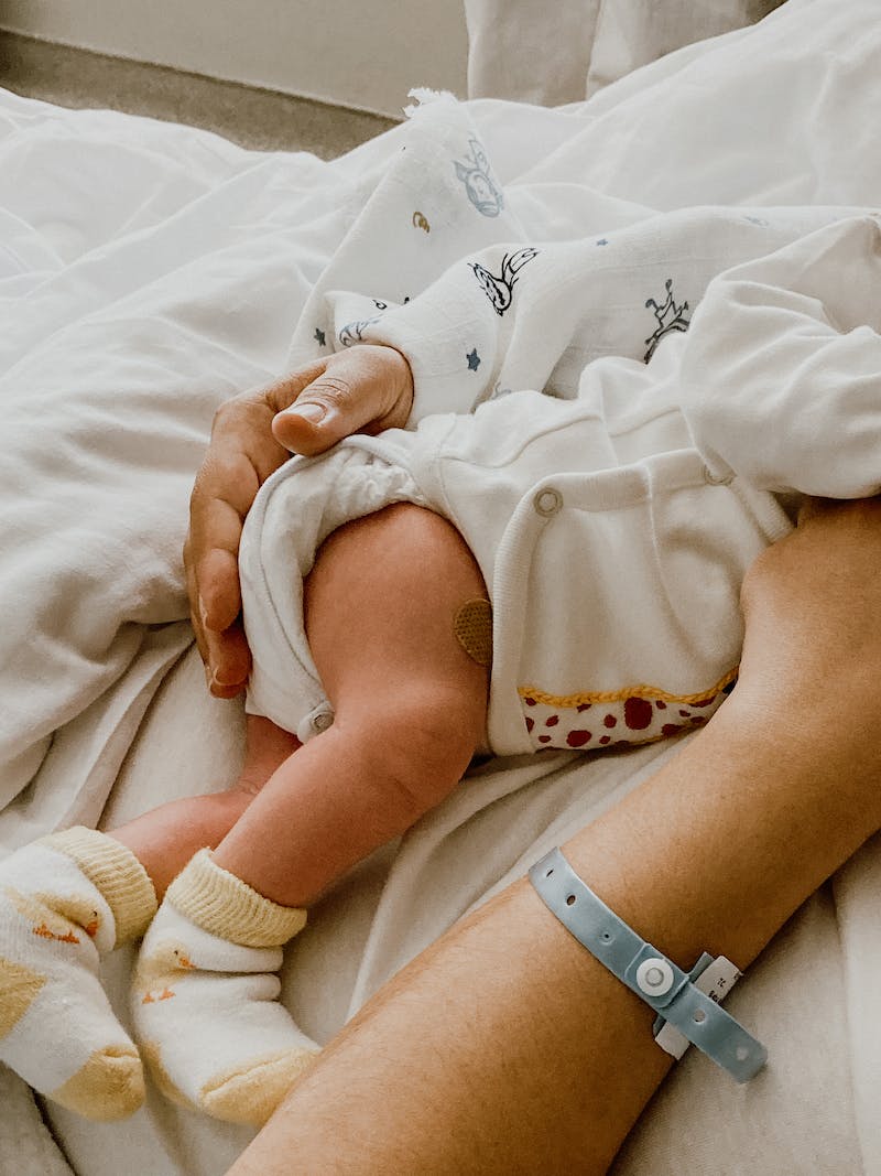 Preparing for the Miracle! A Comprehensive Guide to Packing Your Hospital Bag for a Smooth Delivery and Blissful Postnatal Transition